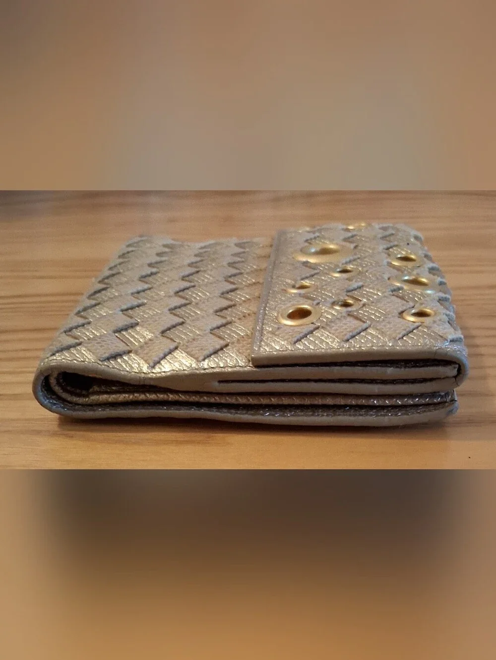 EUC RARE Vintage Y2K Bottega Veneta Gold Intrecciato Grommet Calfskin Wallet